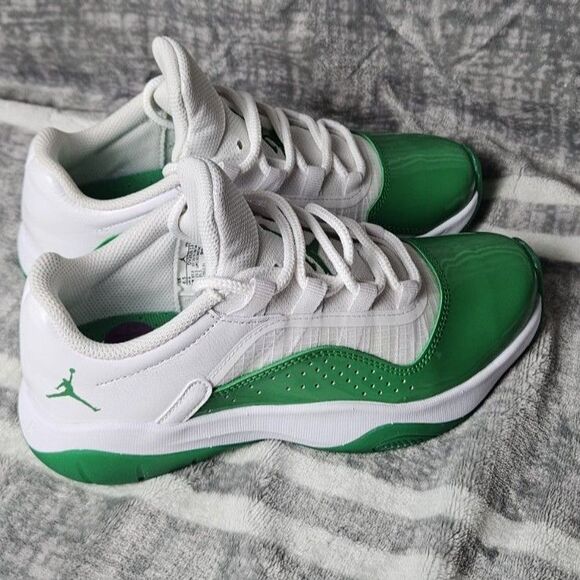 Air Jordan 11 CMFT Low White Lucky Green W - SIZE 6.5 - Picture 10 of 14